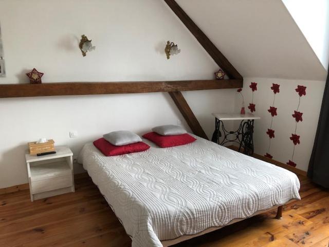 Hotel Les Trois Cornets Saint-Ouen-des-Champs Zewnętrze zdjęcie
