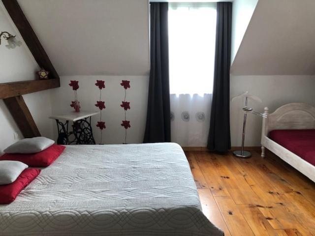 Hotel Les Trois Cornets Saint-Ouen-des-Champs Zewnętrze zdjęcie